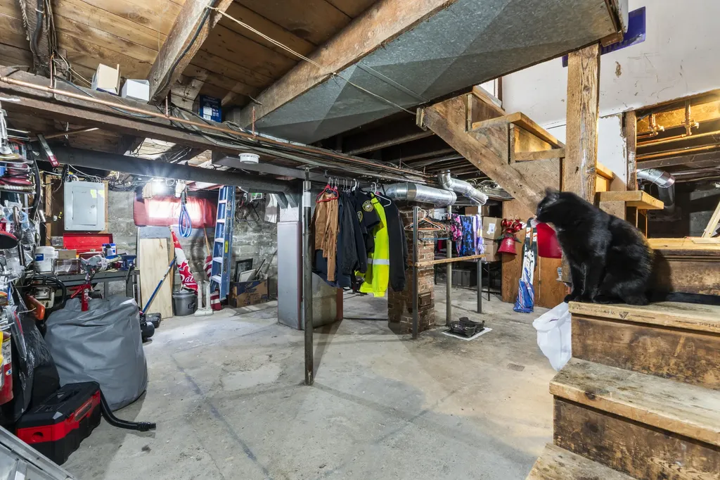 16 Essex Street Sanford ME 04073