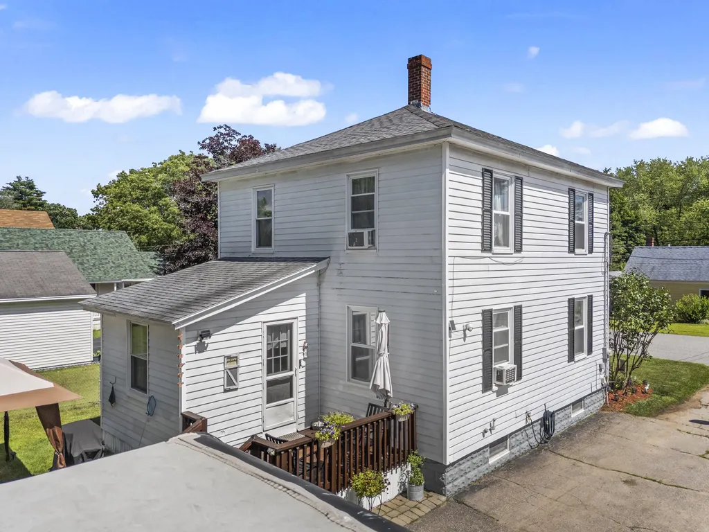 16 Essex Street Sanford ME 04073