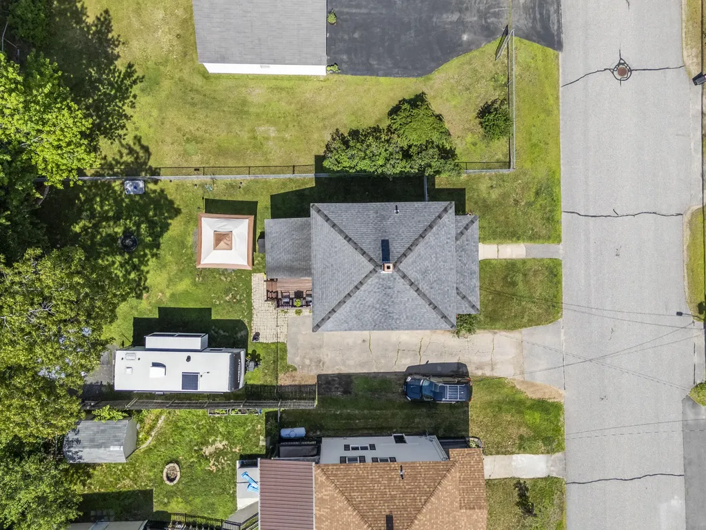 16 Essex Street Sanford ME 04073