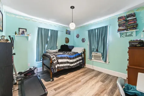 16 Essex Street Sanford ME 04073