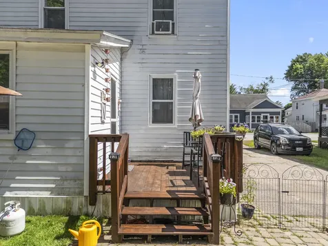16 Essex Street Sanford ME 04073