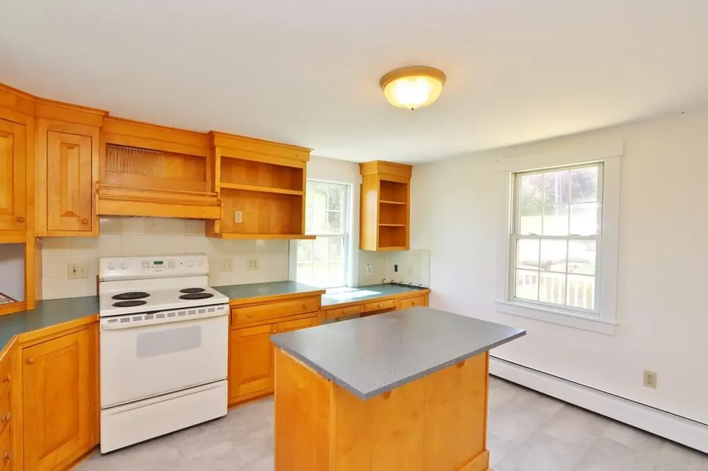 8 Strawberry Lane Rockport ME 04856