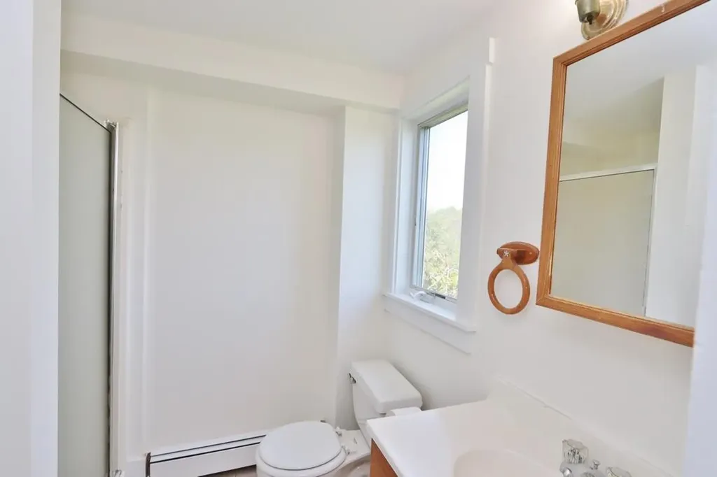 8 Strawberry Lane Rockport ME 04856