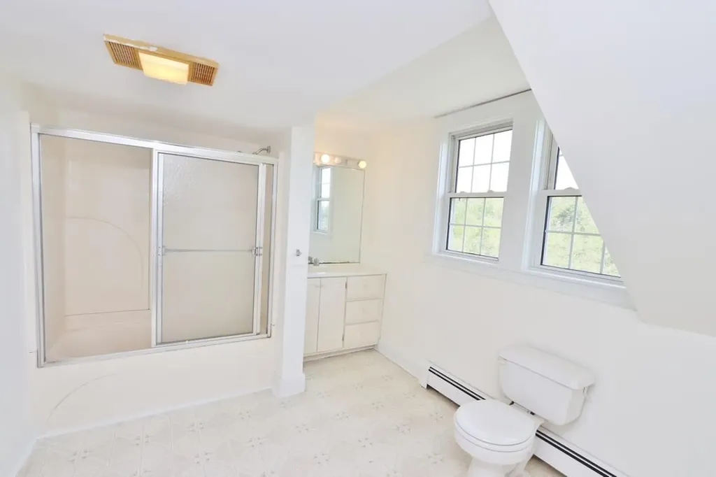 8 Strawberry Lane Rockport ME 04856