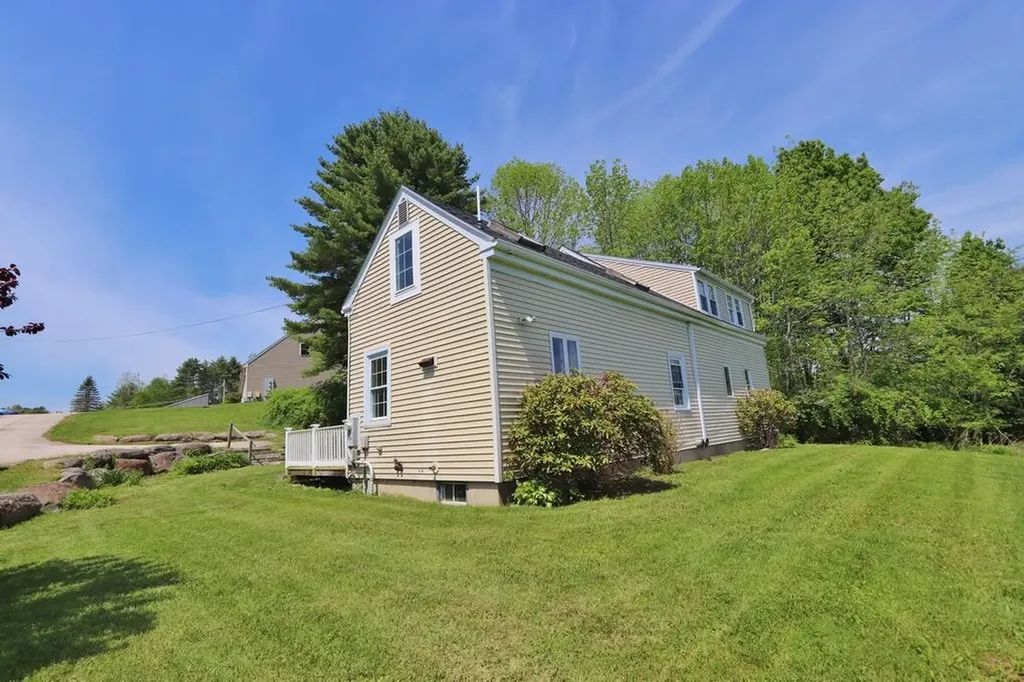 8 Strawberry Lane Rockport ME 04856