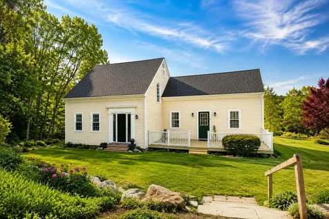 8 Strawberry Lane Rockport ME 04856