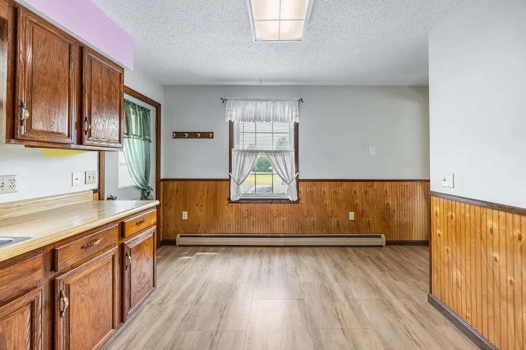 15 Fitz Lane Glenburn ME 04401