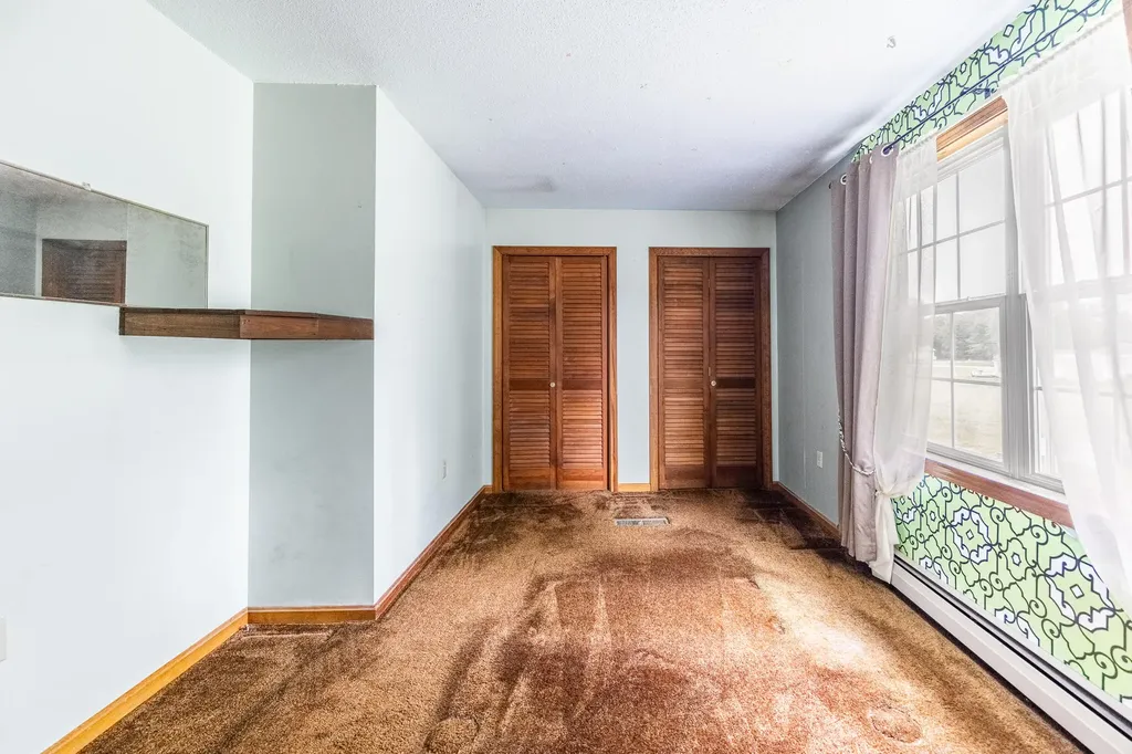 15 Fitz Lane Glenburn ME 04401