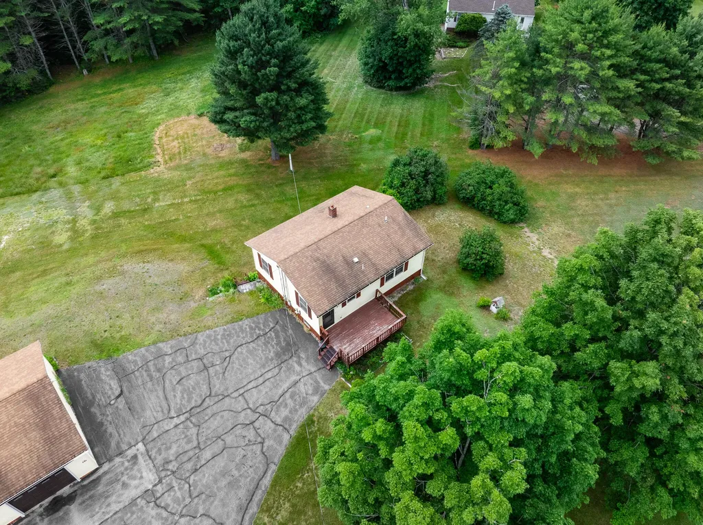 15 Fitz Lane Glenburn ME 04401