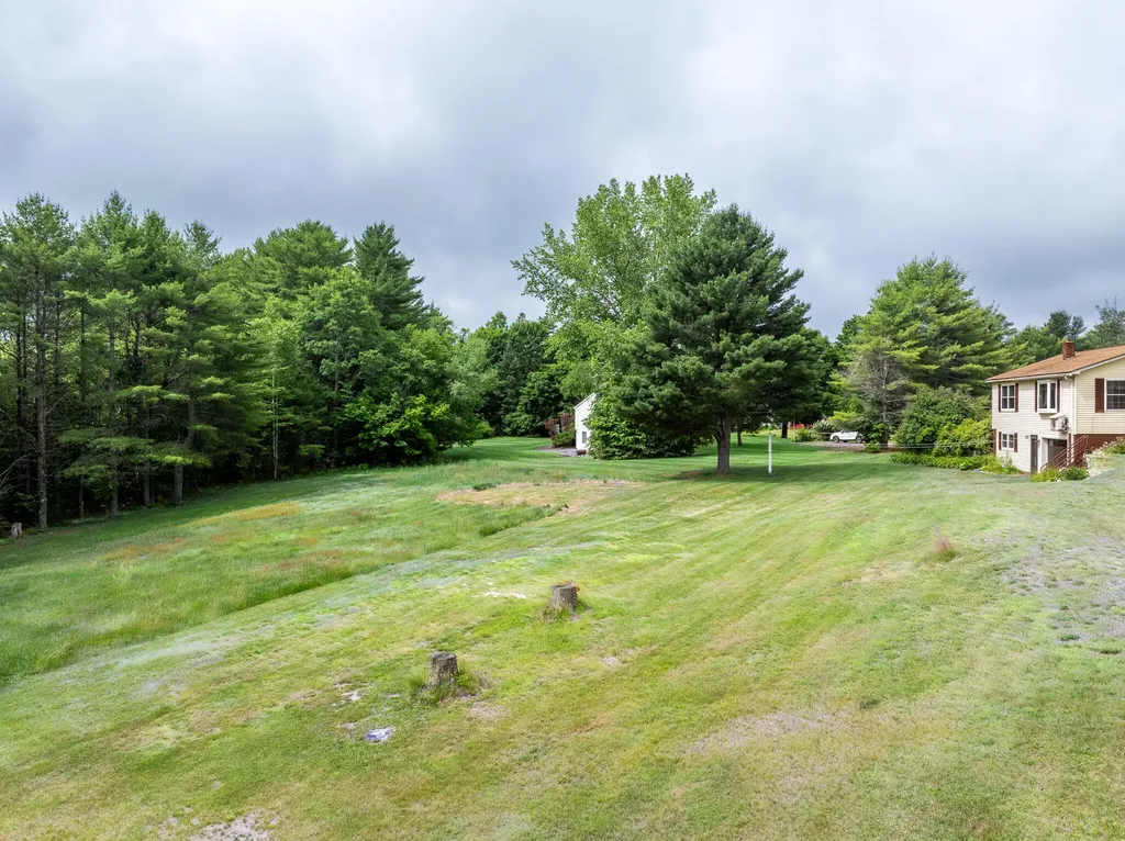 15 Fitz Lane Glenburn ME 04401