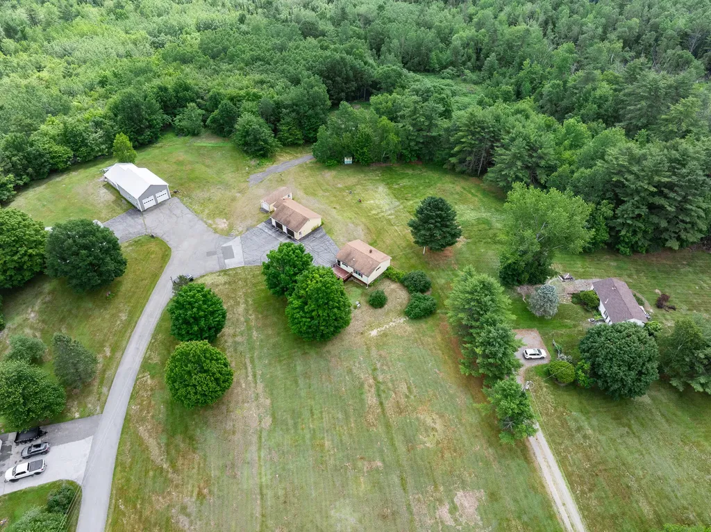 15 Fitz Lane Glenburn ME 04401