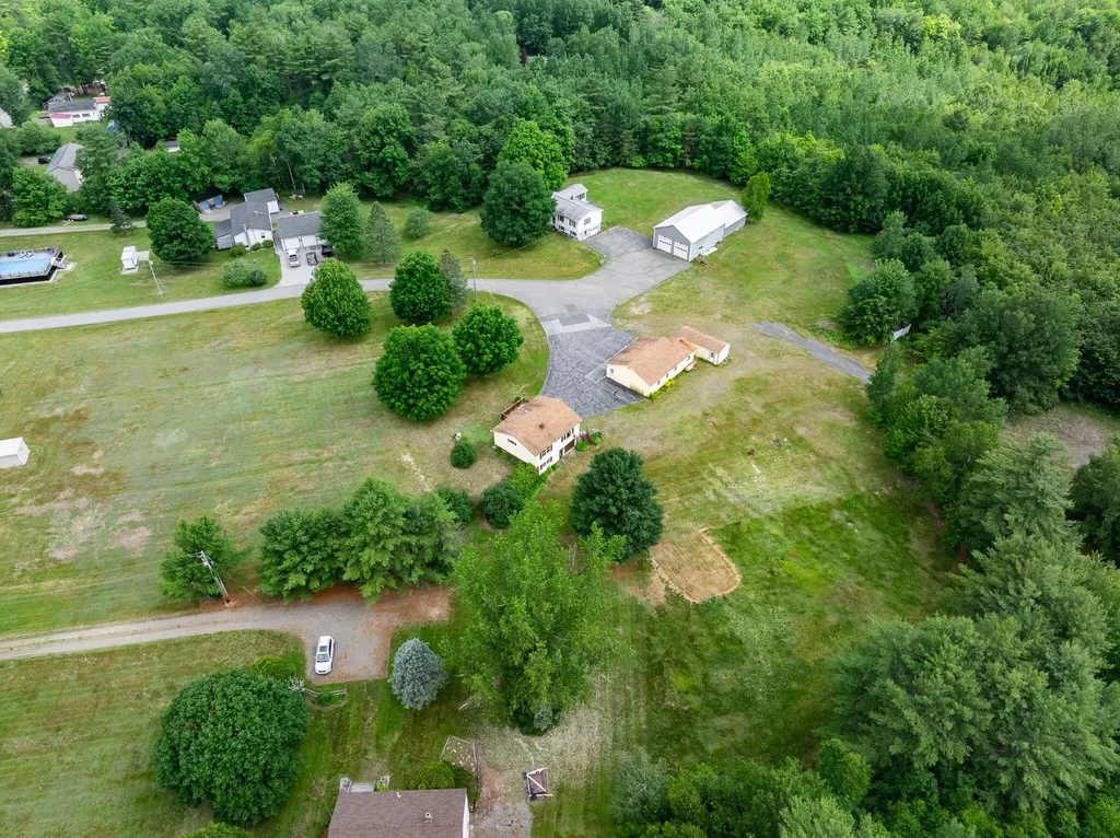15 Fitz Lane Glenburn ME 04401