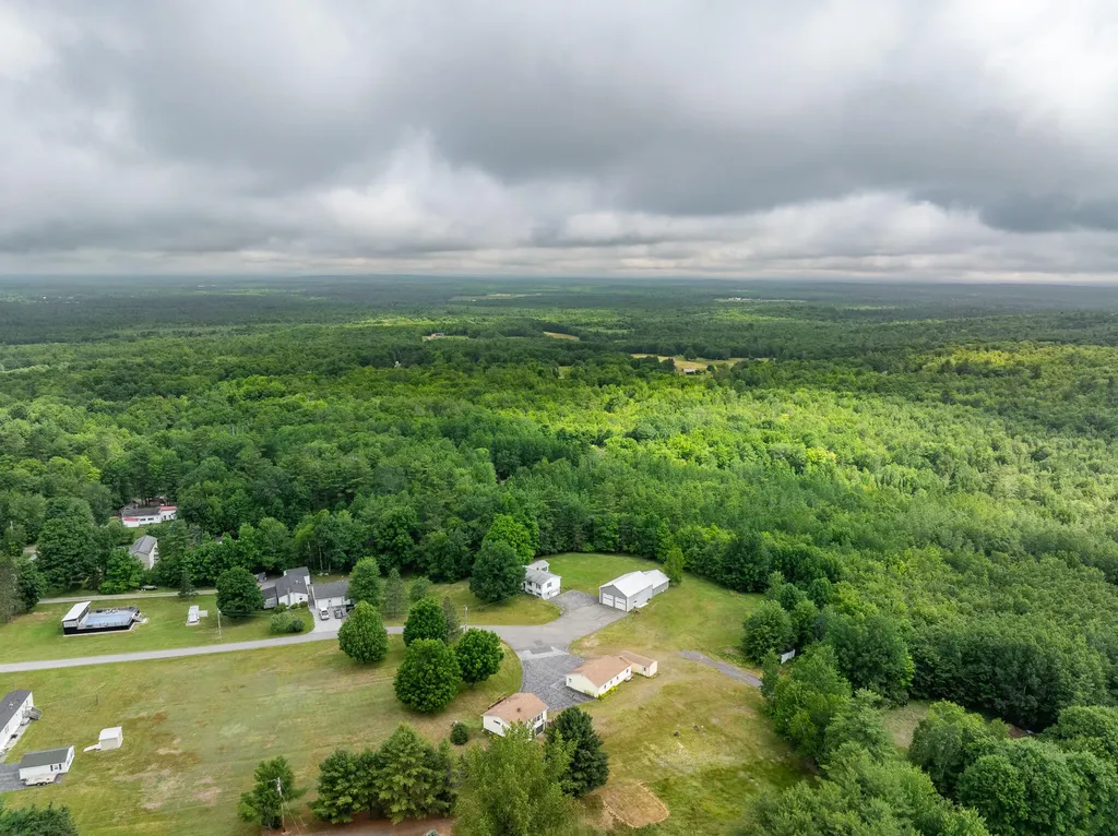 15 Fitz Lane Glenburn ME 04401