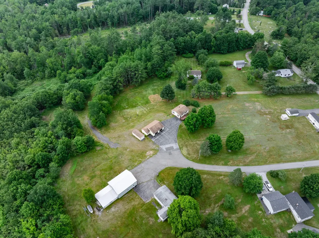 15 Fitz Lane Glenburn ME 04401