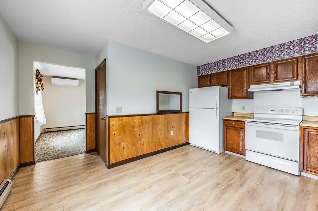 15 Fitz Lane Glenburn ME 04401