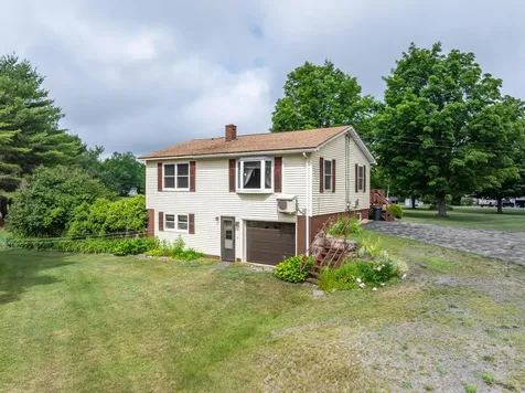 15 Fitz Lane Glenburn ME 04401