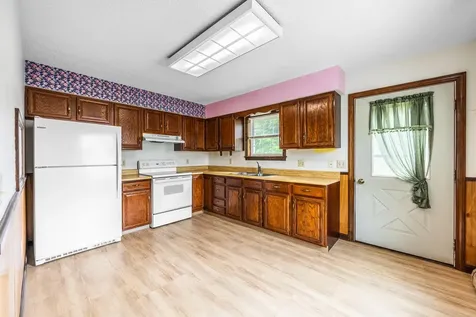 15 Fitz Lane Glenburn ME 04401