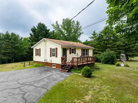 15 Fitz Lane Glenburn ME 04401