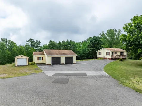 15 Fitz Lane Glenburn ME 04401