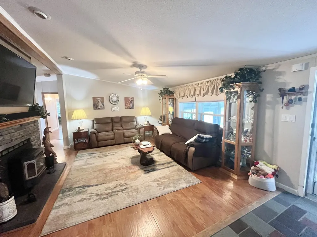 110 White Road Richmond ME 04357