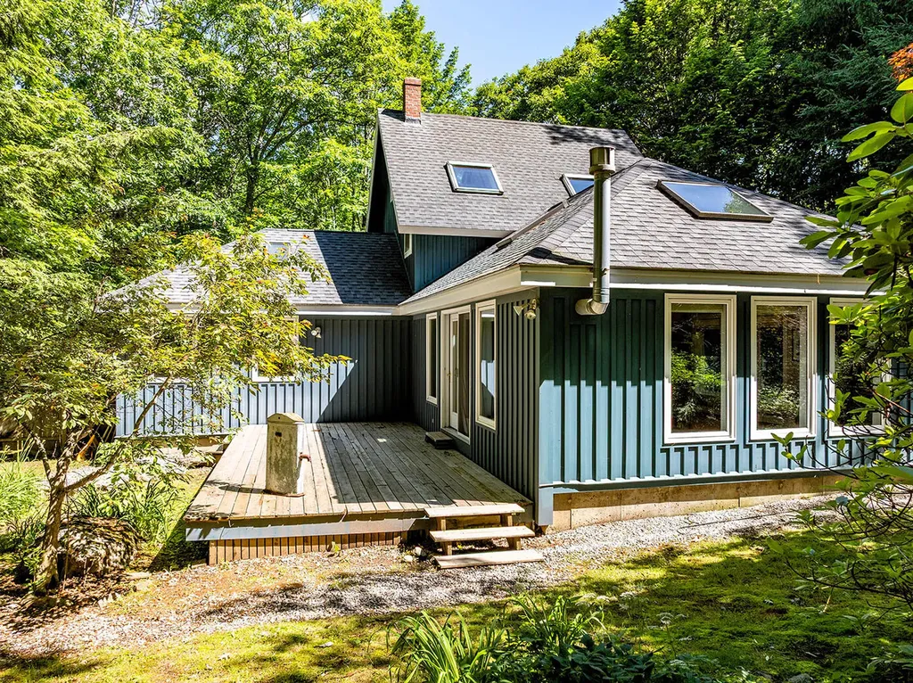 5 Gosses Hill Road Camden ME 04843