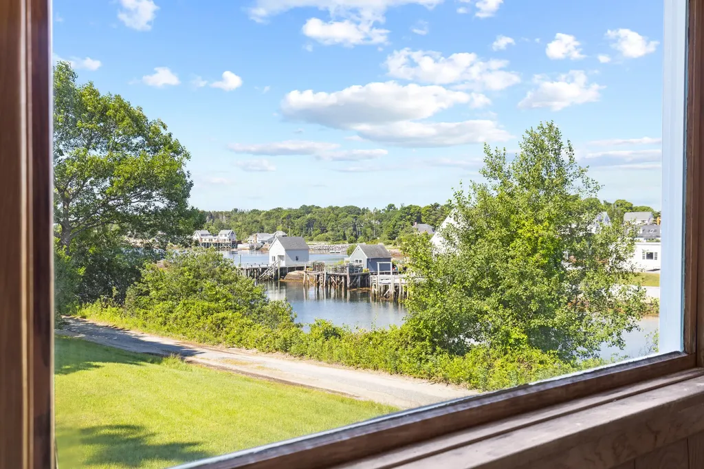9 Lower Road Harpswell ME 04066