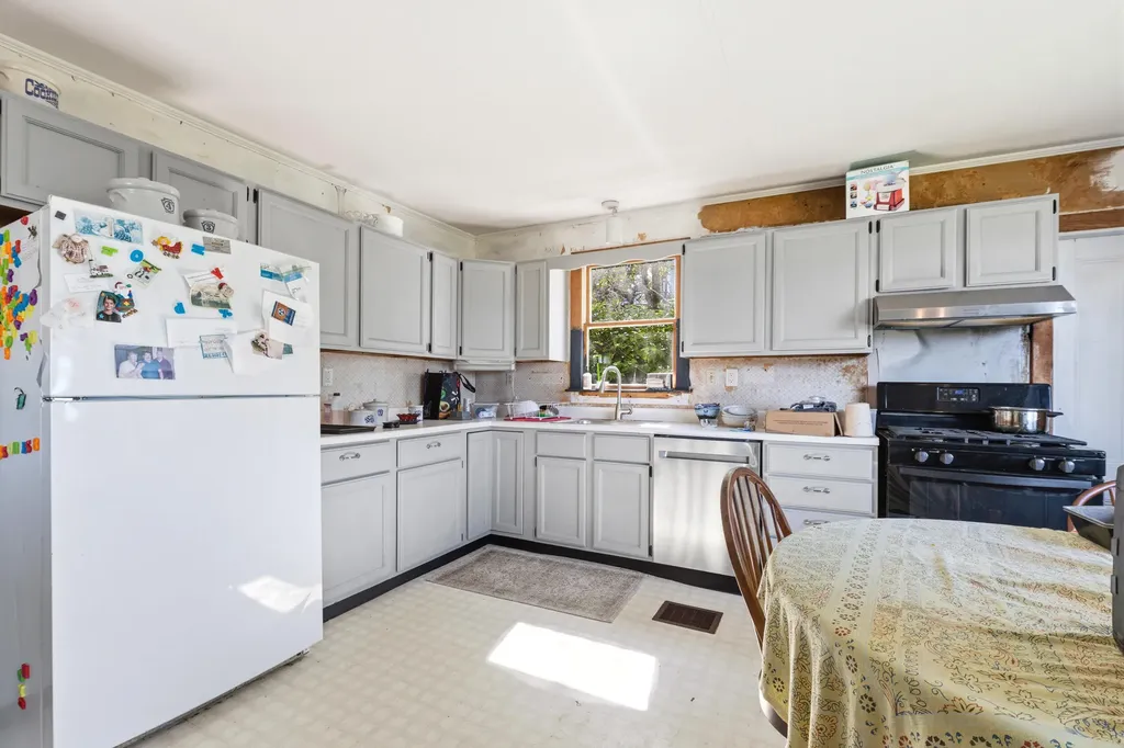 9 Lower Road Harpswell ME 04066