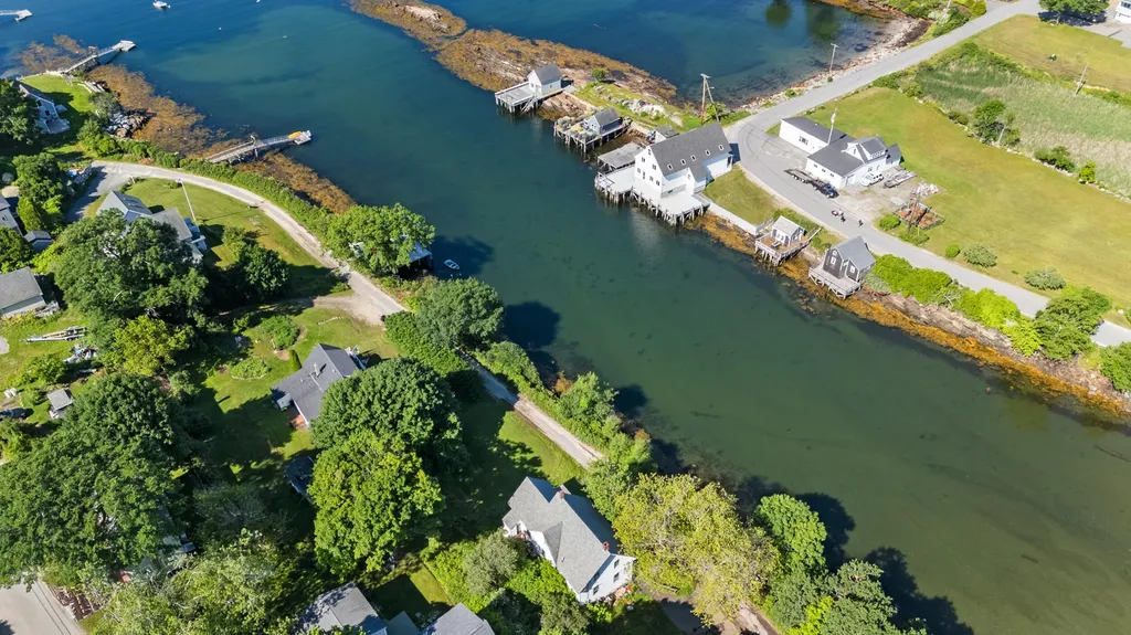 9 Lower Road Harpswell ME 04066