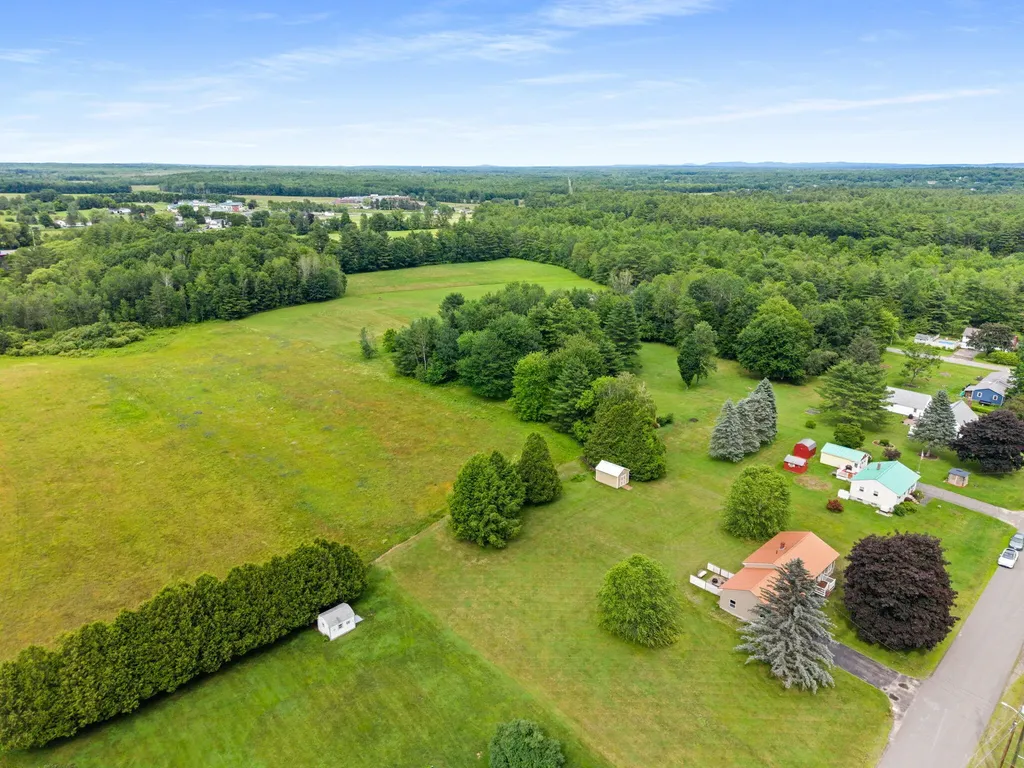 M13 L10 Kennebec Drive Benton ME 04901