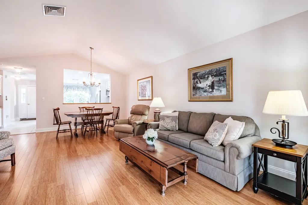 102 Fountain Way Scarborough ME 04074
