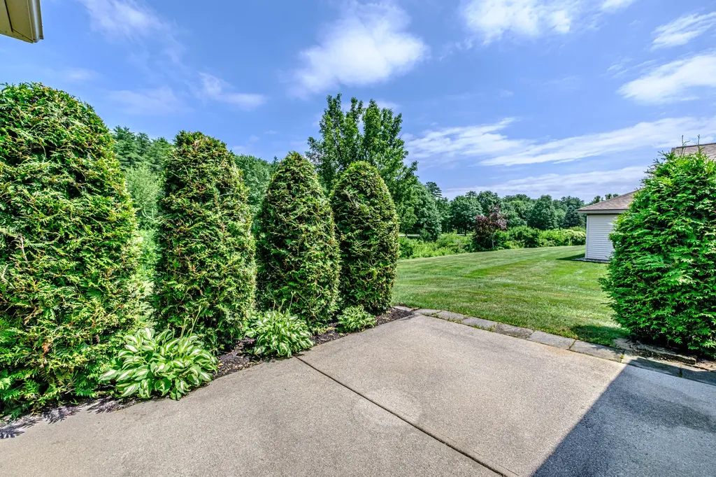102 Fountain Way Scarborough ME 04074