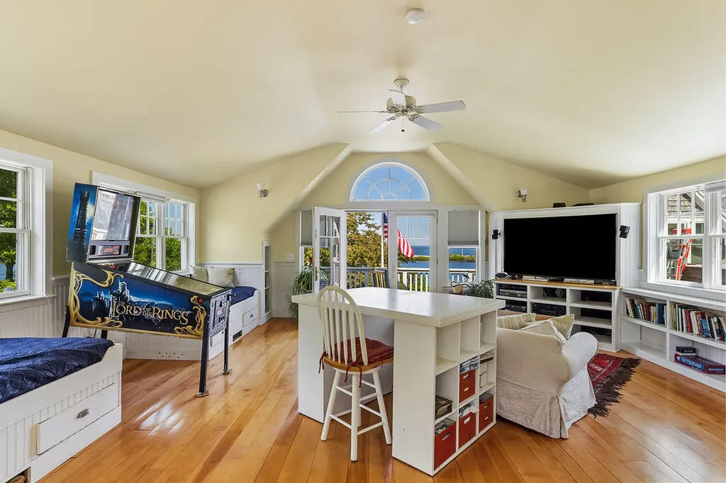 13 Burnie Way Biddeford ME 04005
