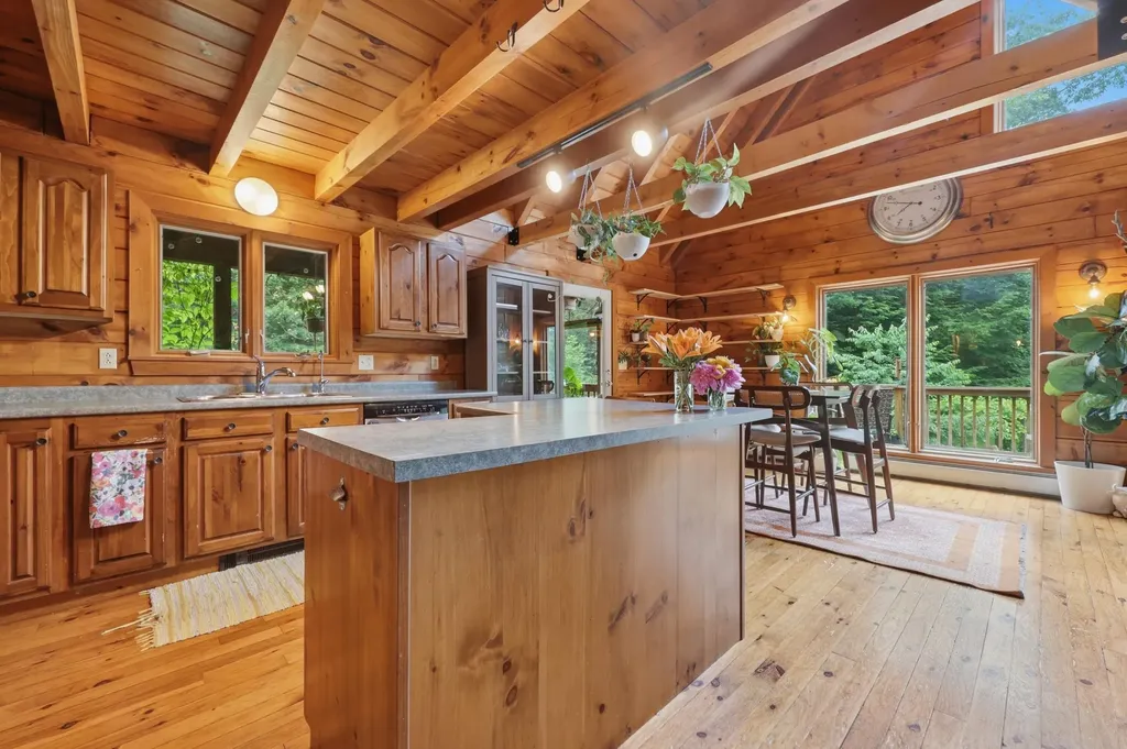 58 Lord Road Buxton ME 04093