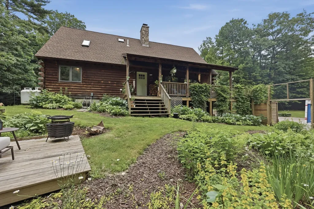 58 Lord Road Buxton ME 04093