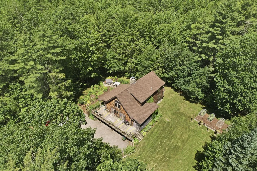 58 Lord Road Buxton ME 04093