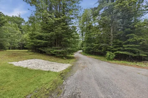 58 Lord Road Buxton ME 04093