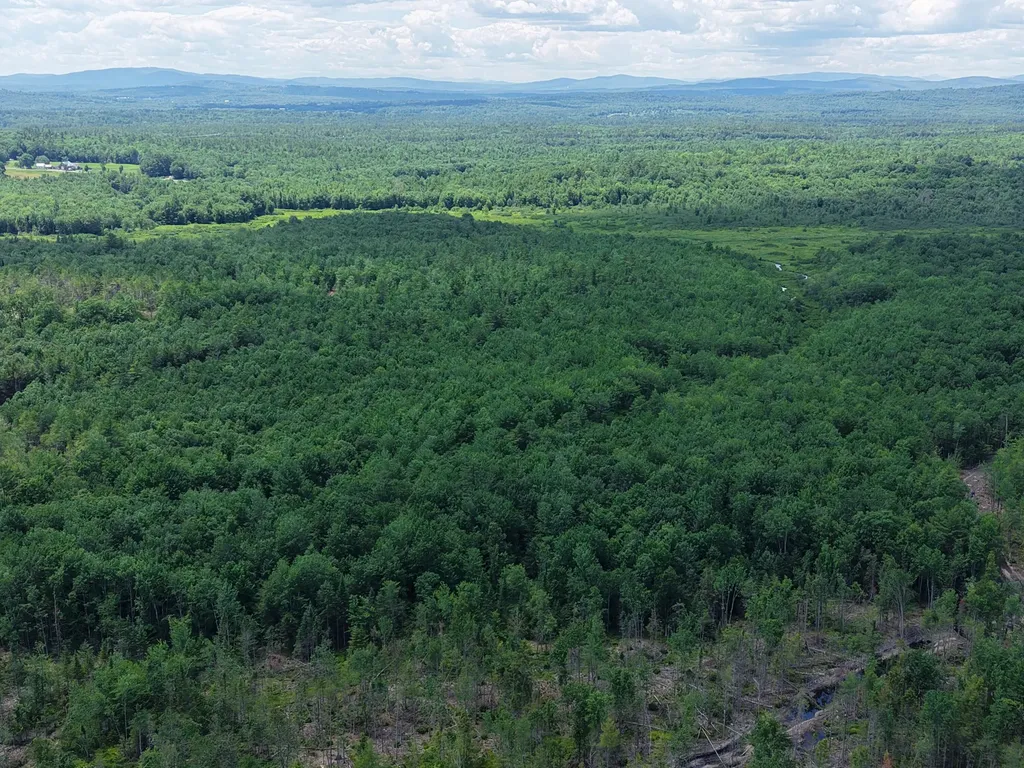 Multiple Quaker Ridge Road Leeds ME 04263