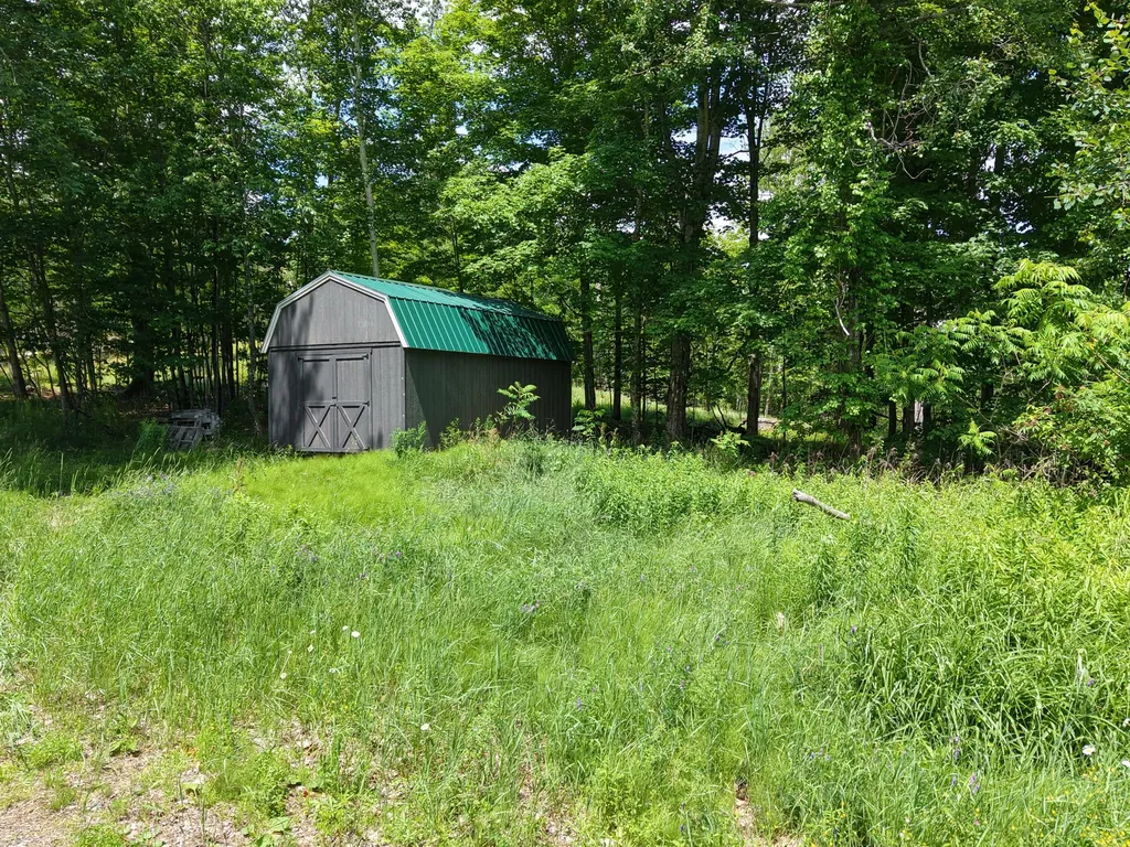 Multiple Quaker Ridge Road Leeds ME 04263