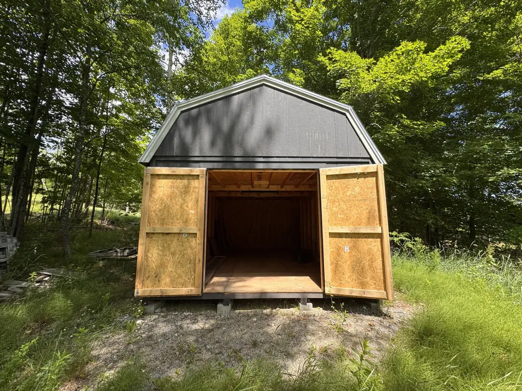 Multiple Quaker Ridge Road Leeds ME 04263