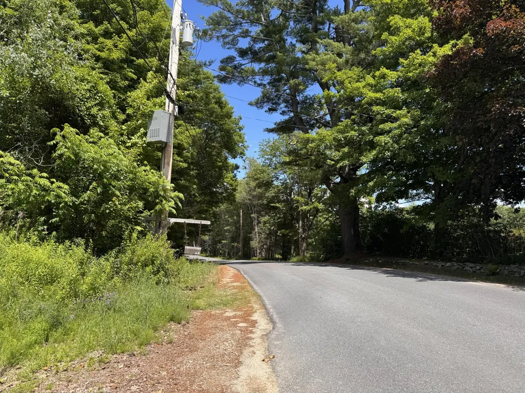 Multiple Quaker Ridge Road Leeds ME 04263