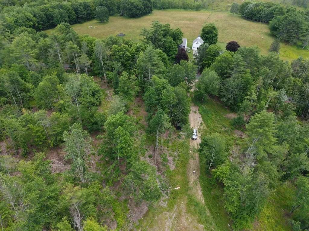 Multiple Quaker Ridge Road Leeds ME 04263