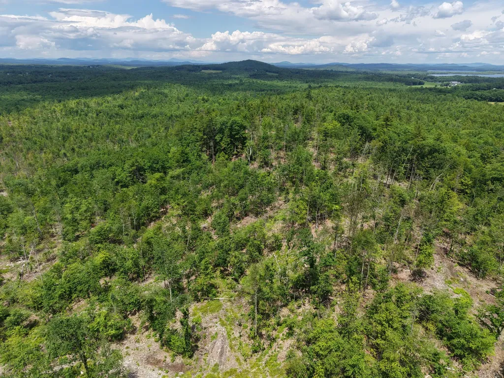Multiple Quaker Ridge Road Leeds ME 04263