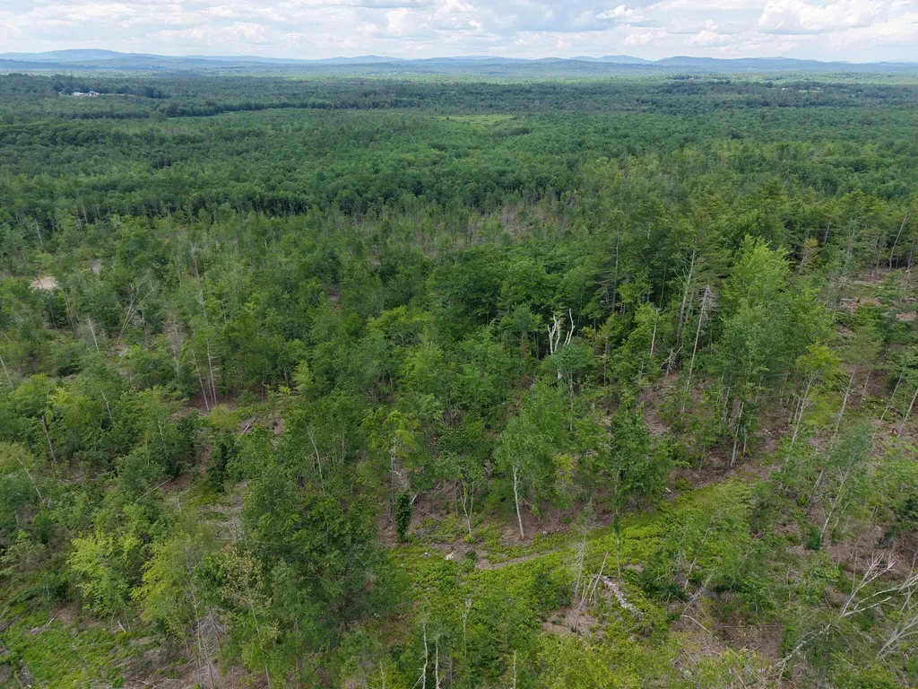 Multiple Quaker Ridge Road Leeds ME 04263
