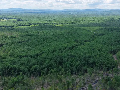 Multiple Quaker Ridge Road Leeds ME 04263