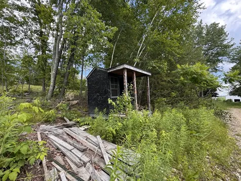 Multiple Quaker Ridge Road Leeds ME 04263