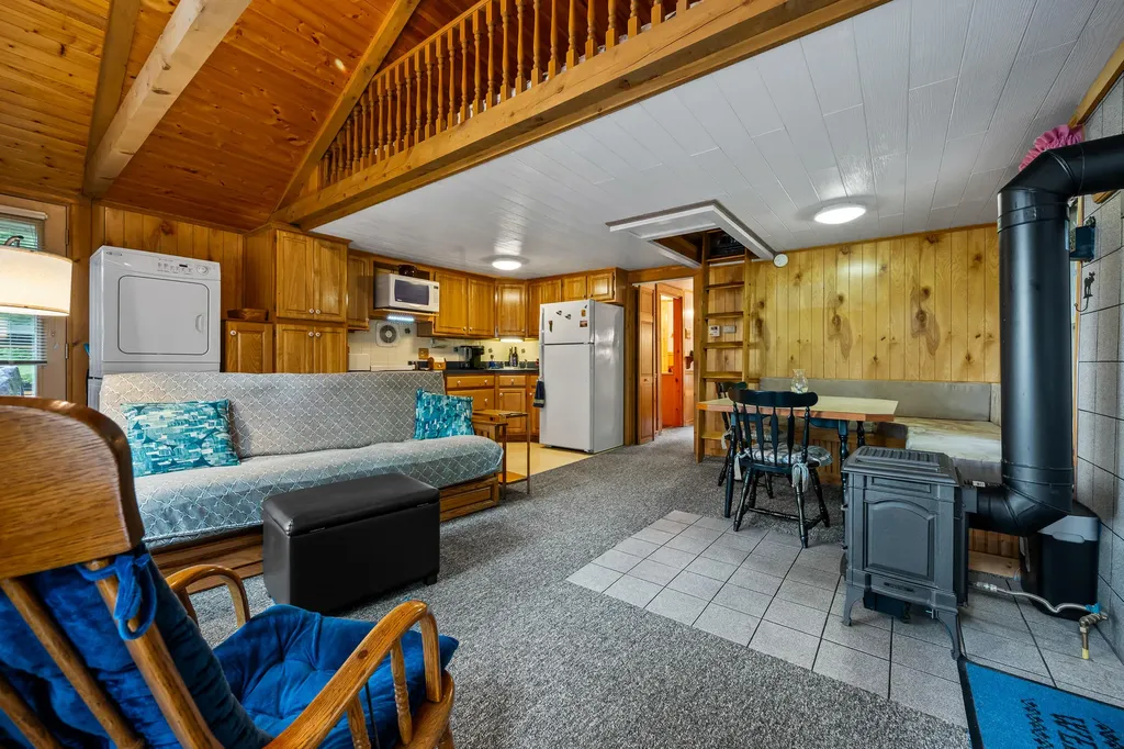 16 Deans Way Rangeley ME 04970