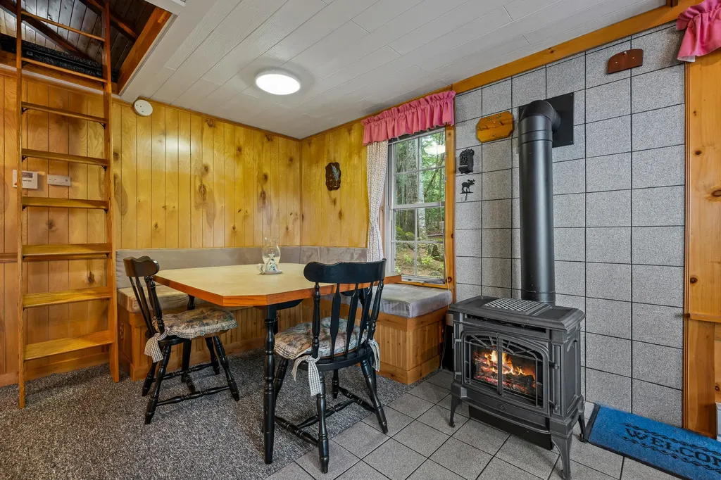 16 Deans Way Rangeley ME 04970