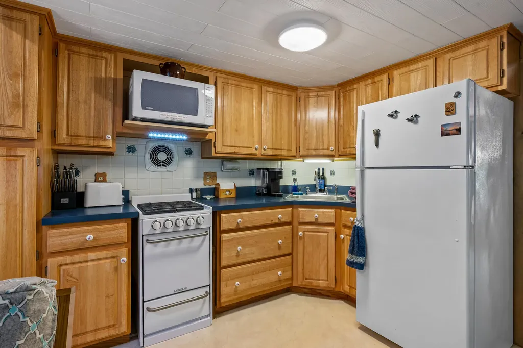 16 Deans Way Rangeley ME 04970