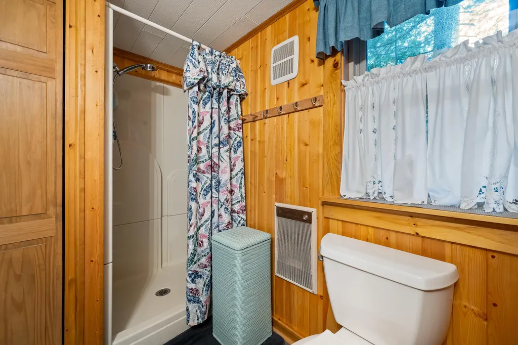 16 Deans Way Rangeley ME 04970