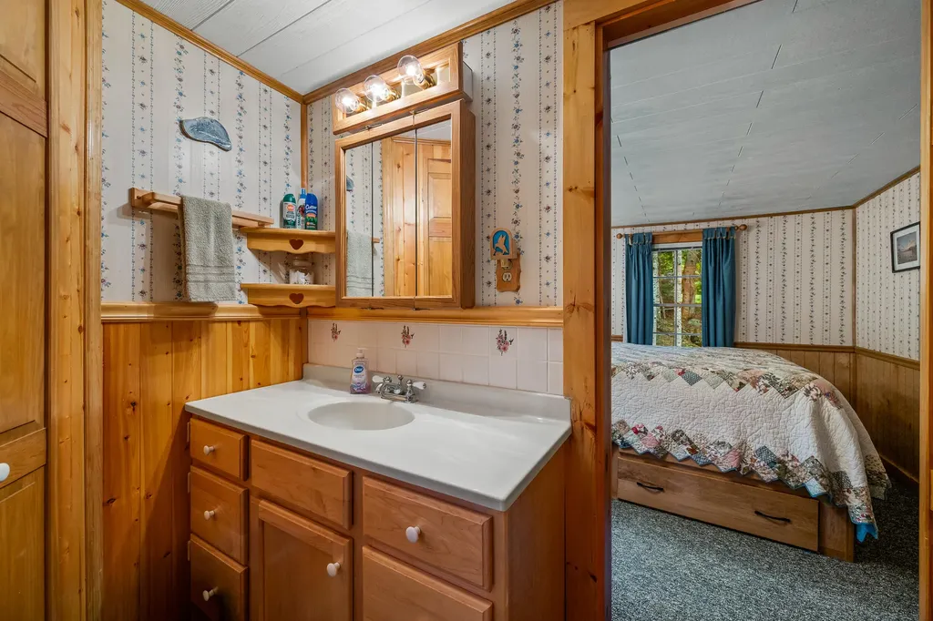 16 Deans Way Rangeley ME 04970
